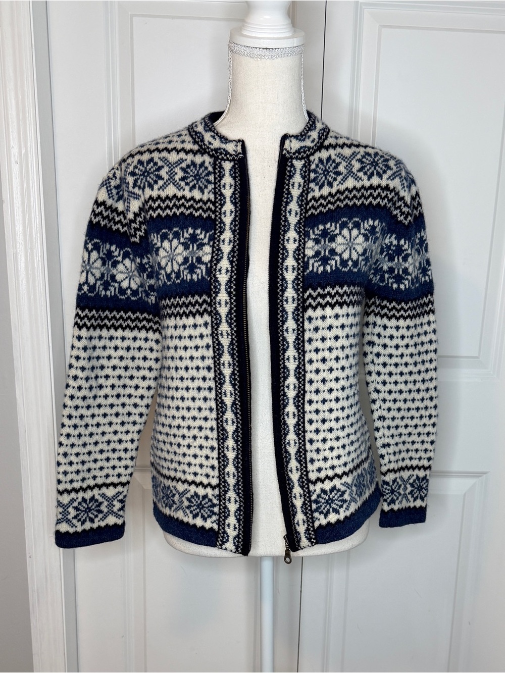 Frost Blue White Full Zip Wool Nordic Knit Cardigan Sweater Small Snow Floral